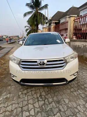 Toyota Highlander Limited 3.5l 4WD 2013 White