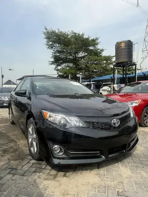 Toyota Camry SE 4dr Sedan (2.5L 4cyl 6A) 2013 Black