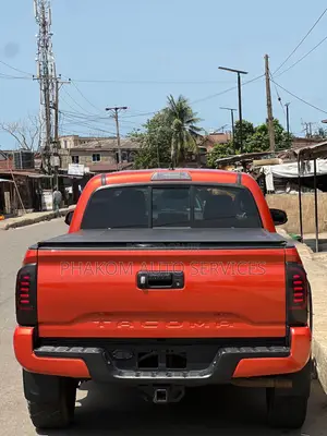 Toyota Tacoma 4dr Double Cab 2016 Orange