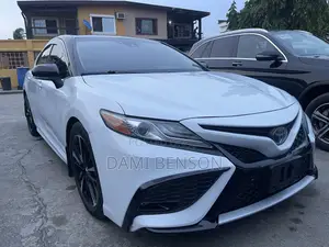 Toyota Camry XSE V6 FWD (3.5L 6cyl 8AM) 2018 White