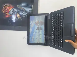 Laptop Lenovo 300e 4GB Intel SSD 128GB