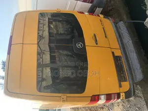 Mercedes-Benz Sprinter 2006 Yellow