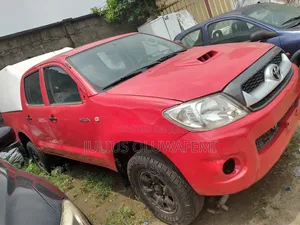 Toyota Hilux 2008 Red