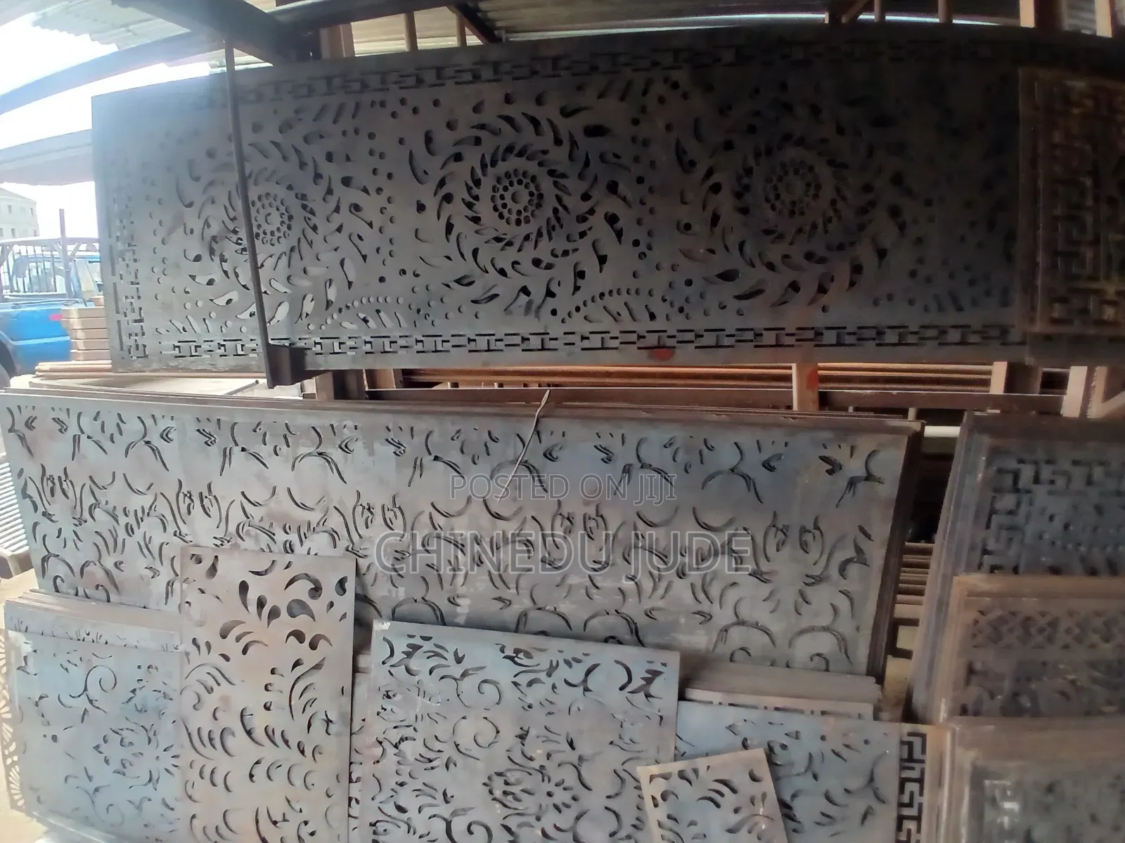 Designs Lesser Cut