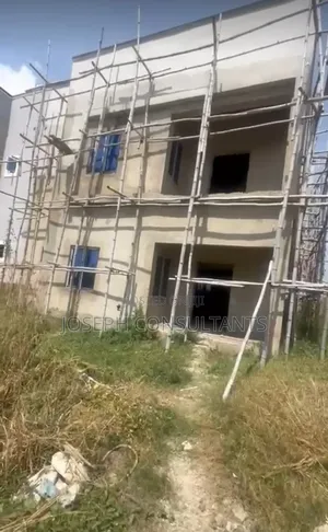 4bdrm Duplex in Spotlight Estate, Lugbe District for sale