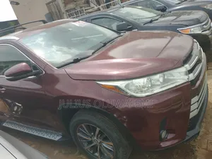 Toyota Highlander 2018 Burgundy