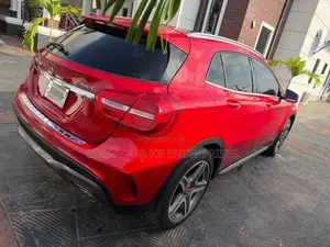 Mercedes-Benz GLA 250 2018 Red