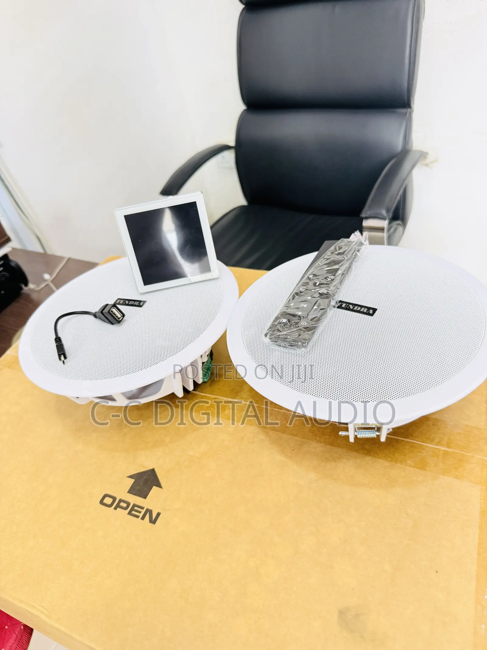 2 Ceiling Speakers and 4 Inches Android Screen Amplifier Setup