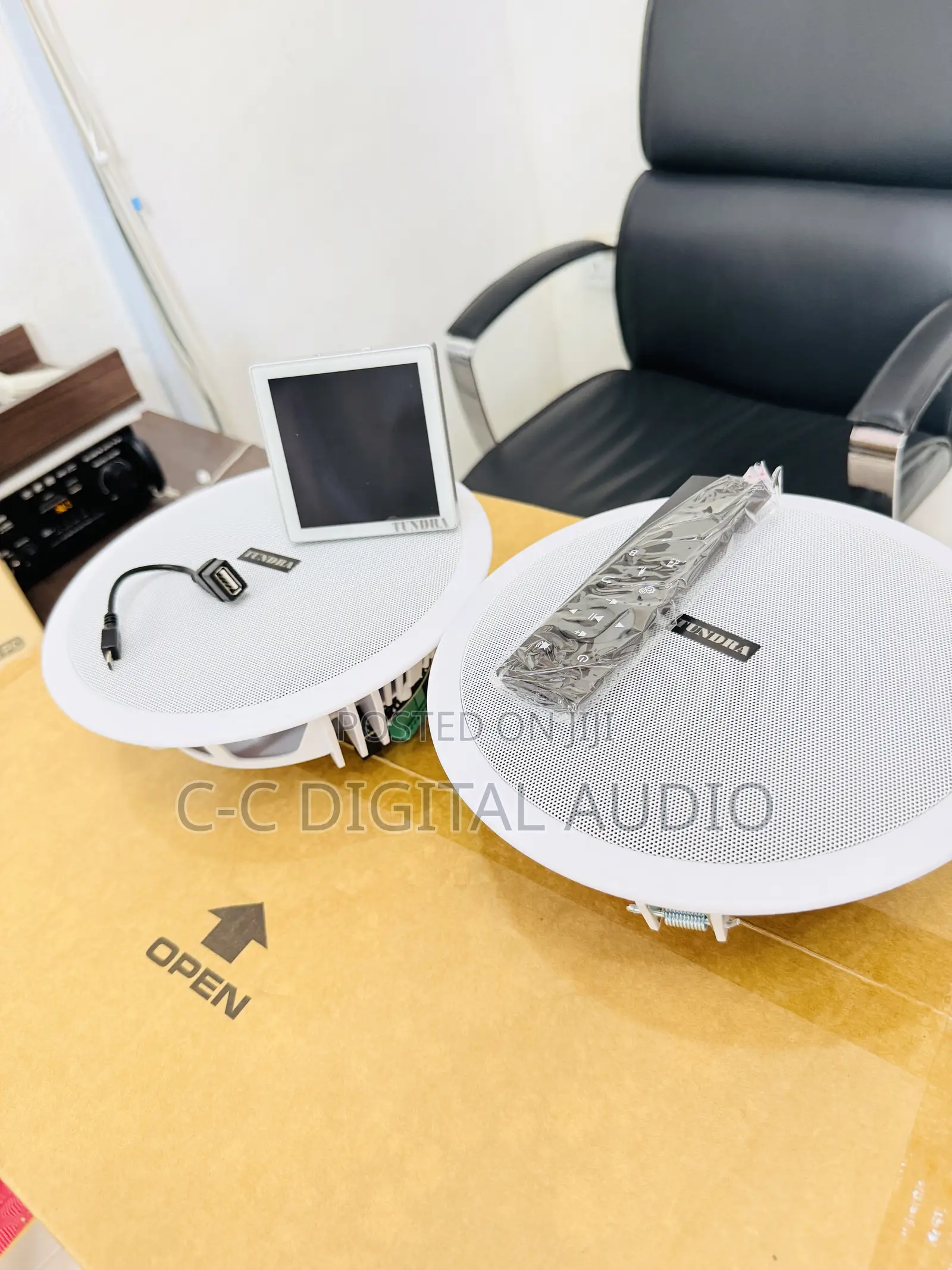 2 Ceiling Speakers and 4 Inches Android Screen Amplifier Setup