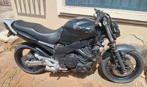 Yamaha 2010 Black