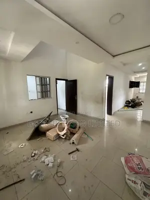 5bdrm Duplex in Graceland, Ajiwe for rent