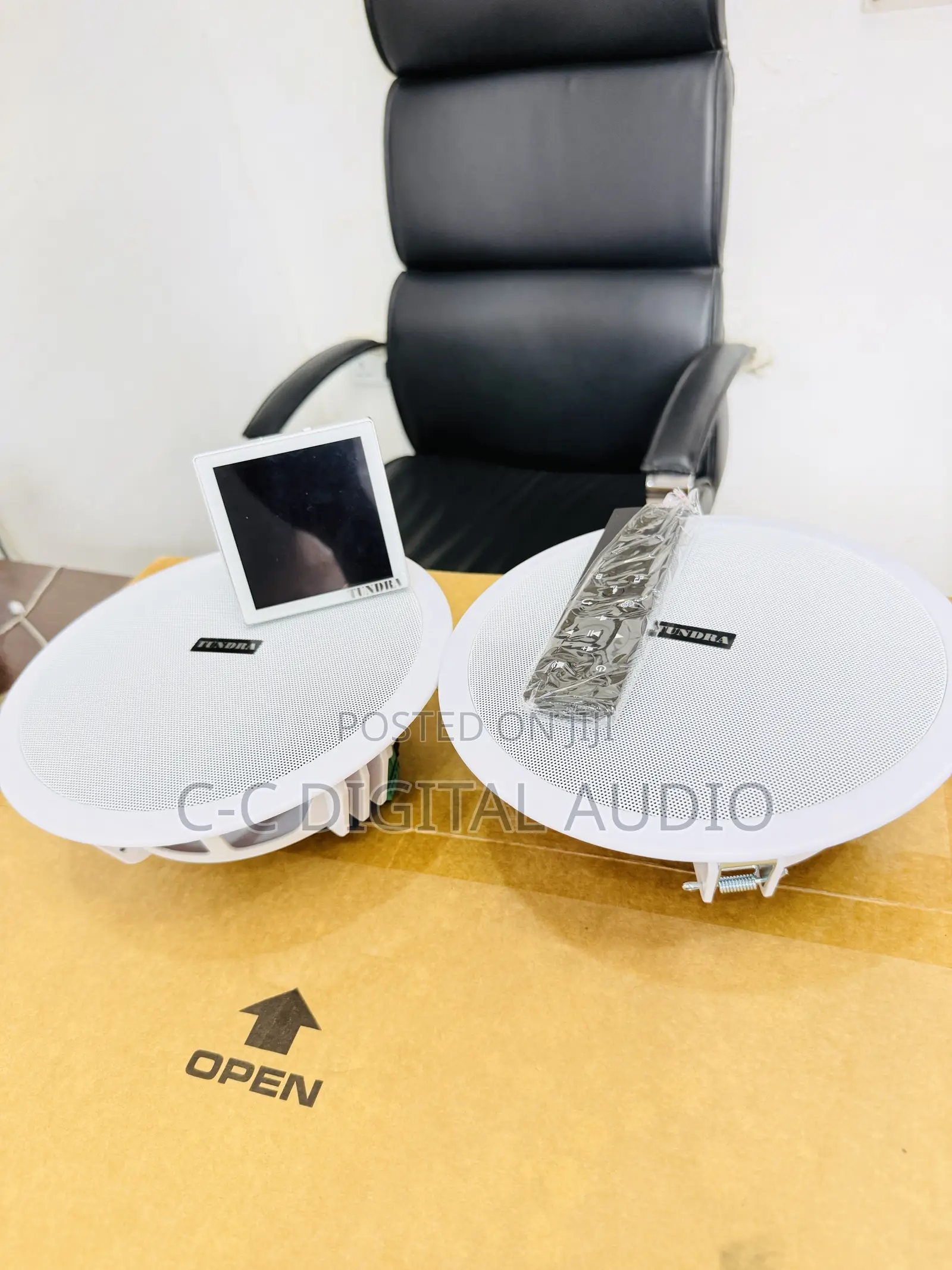 4inches Android Screen Amplifier With 2 Ceiling Speaker Setup