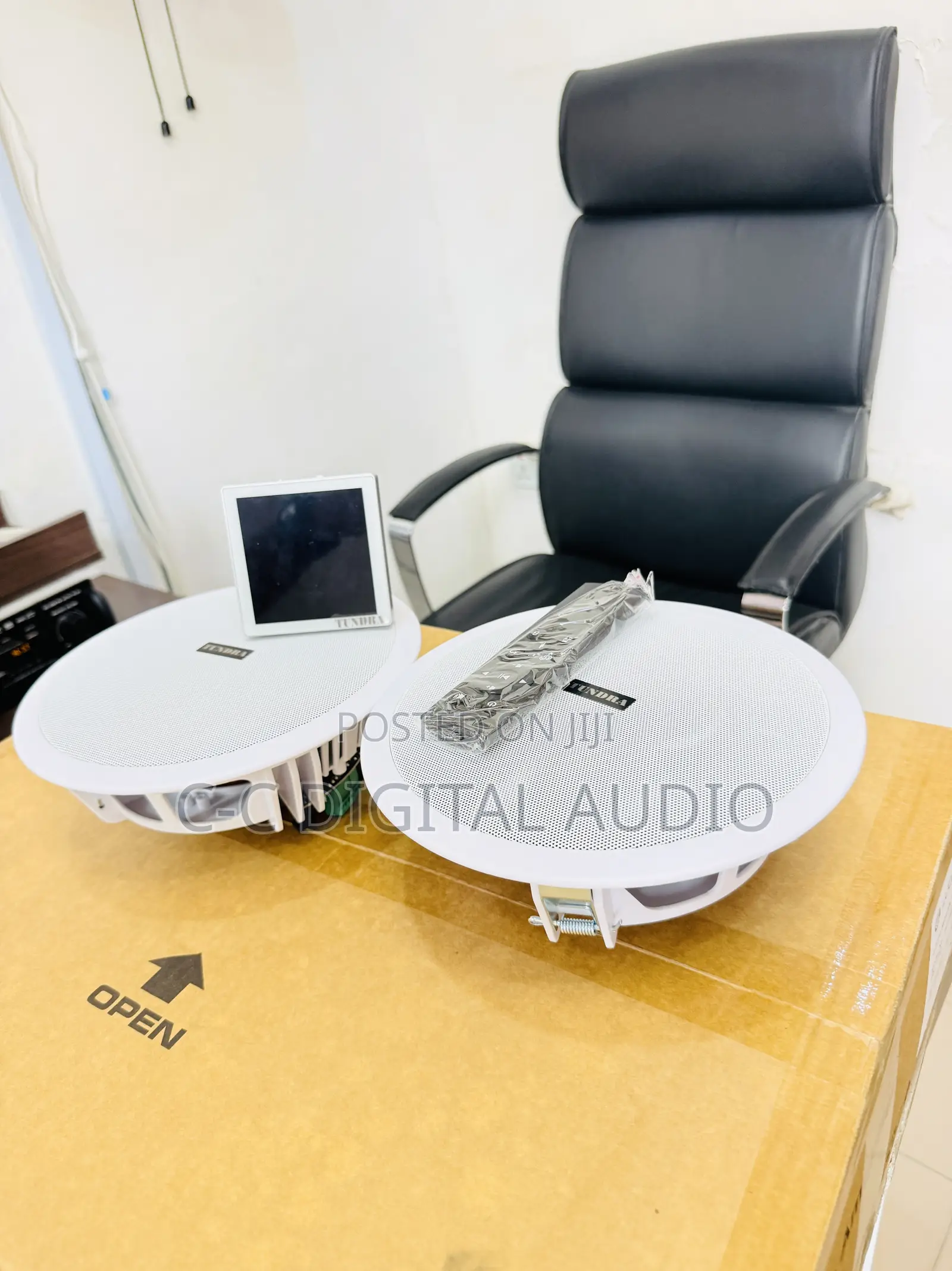 4inches Android Screen Amplifier With 2 Ceiling Speaker Setup