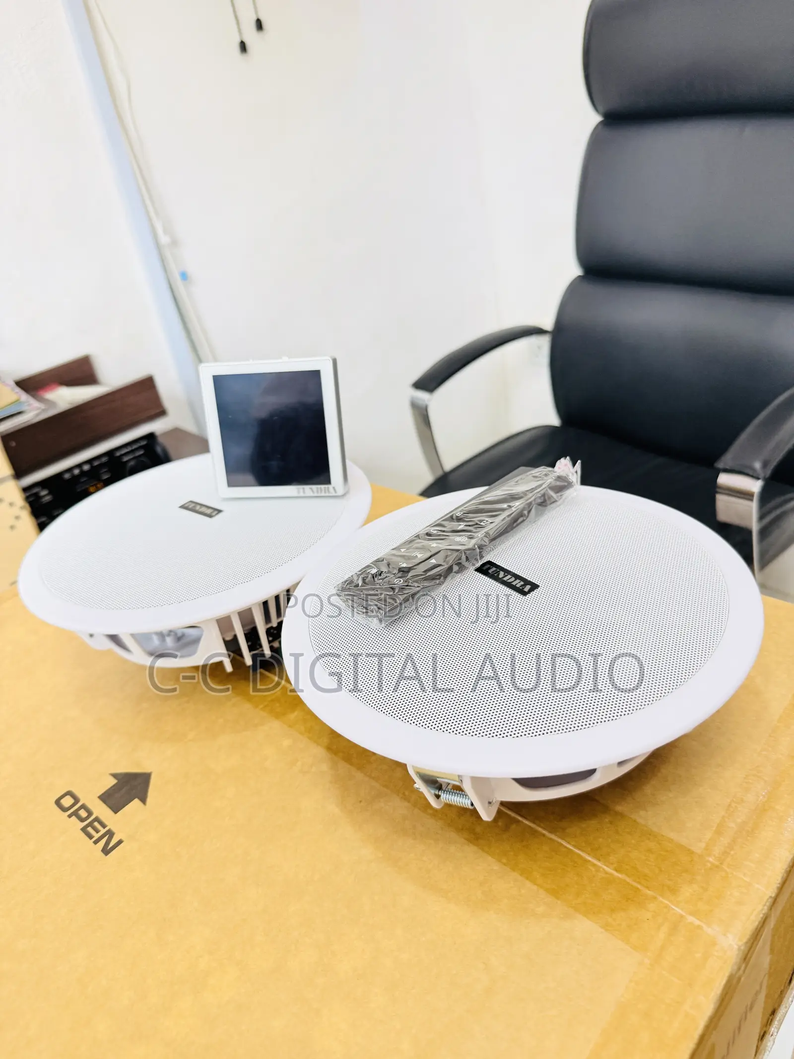4inches Android Screen Amplifier With 2 Ceiling Speaker Setup