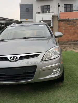 Hyundai Elantra Touring SE Automatic 2012 Silver