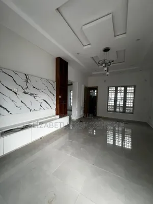 3bdrm Bungalow in Awoyaya for sale