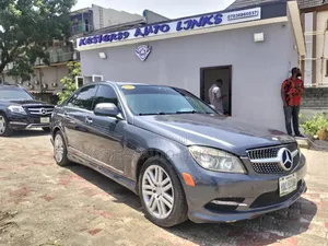 Mercedes-Benz C300 Luxury Sedan AWD (3.0L 6cyl 7A) 2009 Gray