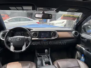 Toyota Tacoma 4dr Double Cab 2016 Blue