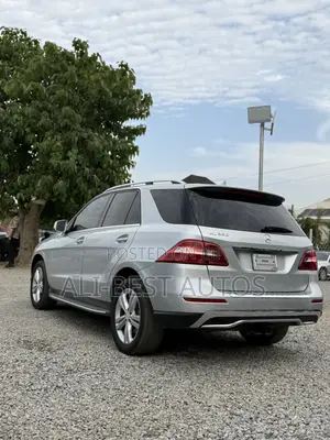Mercedes-Benz M Class ML350 4MATIC 4dr SUV AWD (3.5L 6cyl 7A) 2014 Silver