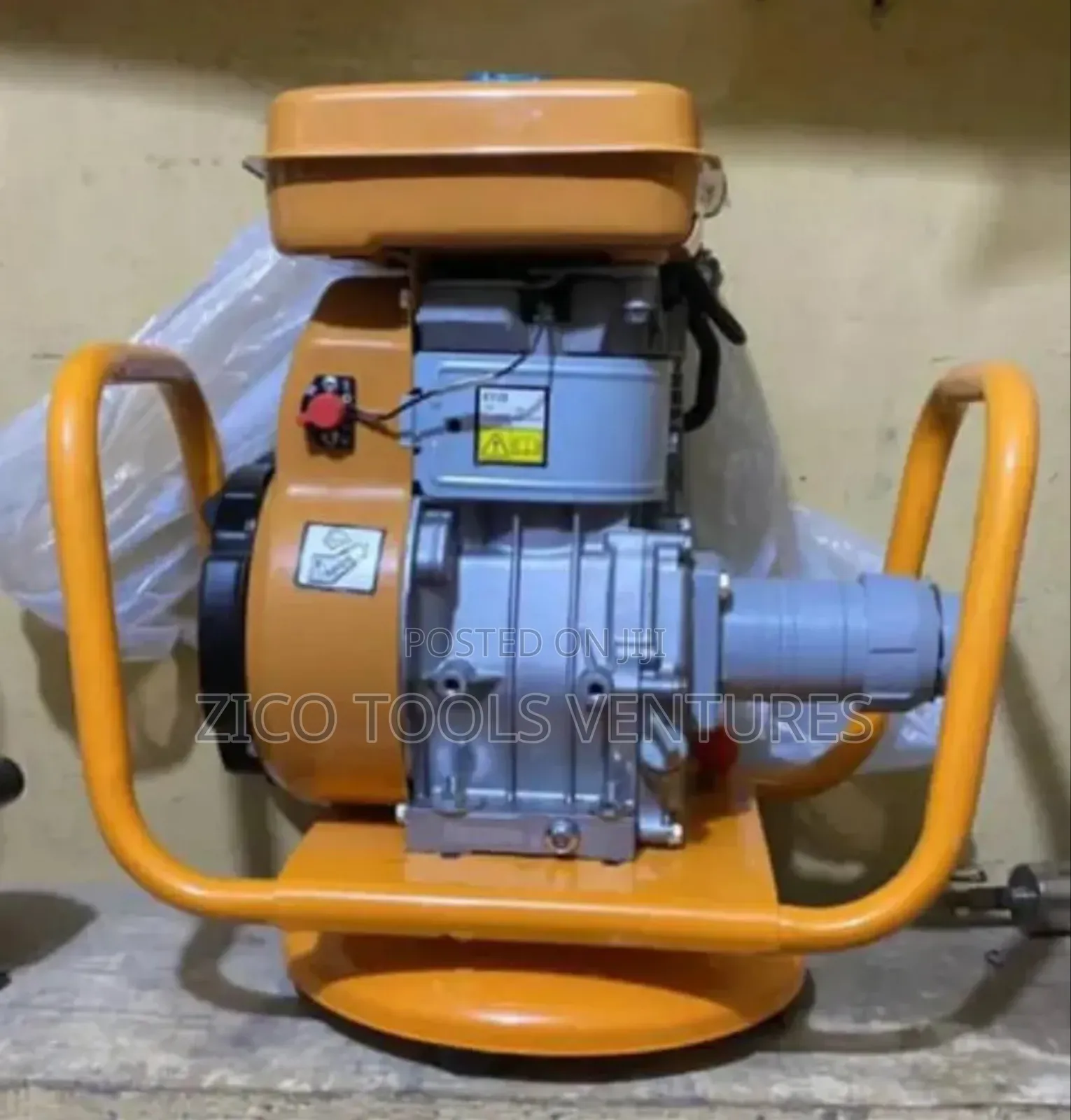 Petrol Poker Concrete Vibrator Machine