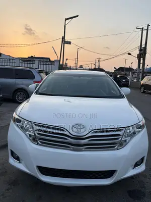 Toyota Venza LE 2010 White