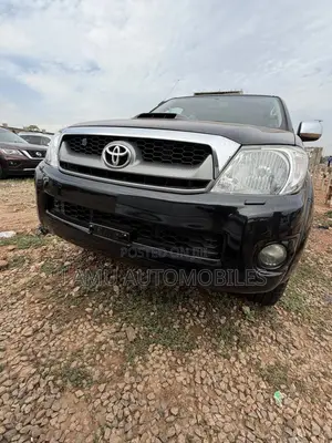Toyota Hilux 2010 Black