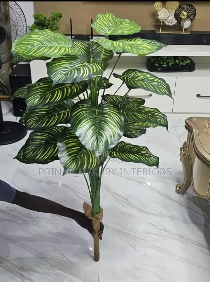 Beautiful Artificial Flowers Vase