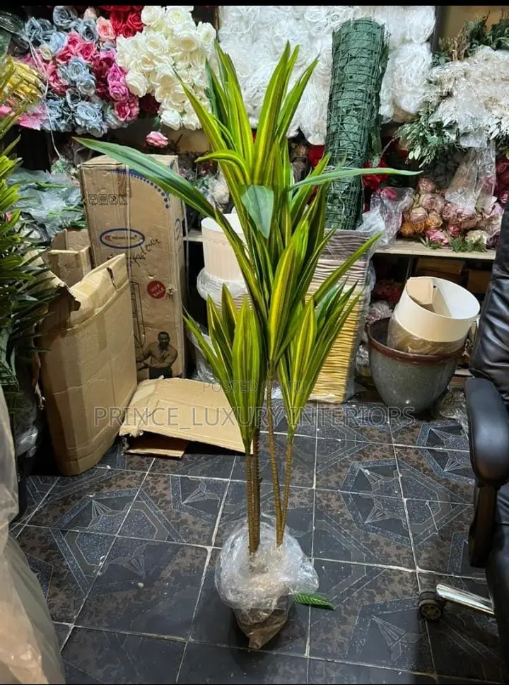 Beautiful Artificial Flowers Vase