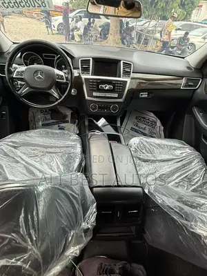 Mercedes-Benz M Class ML350 4MATIC 4dr SUV AWD (3.5L 6cyl 7A) 2014 Silver