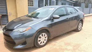 Toyota Corolla LE (1.8L 4cyl 2A) 2019 Silver