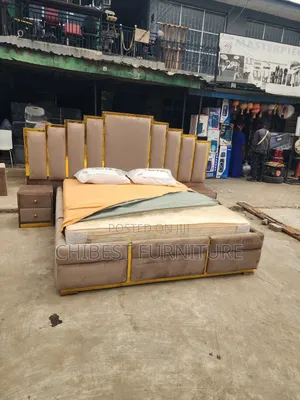 High Quality 6by6 Padded Bed Stand.