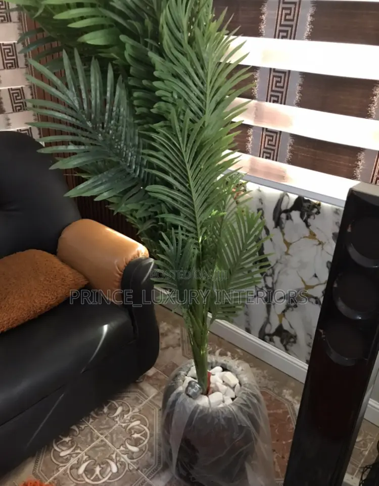 Beautiful Artificial Flowers Vase