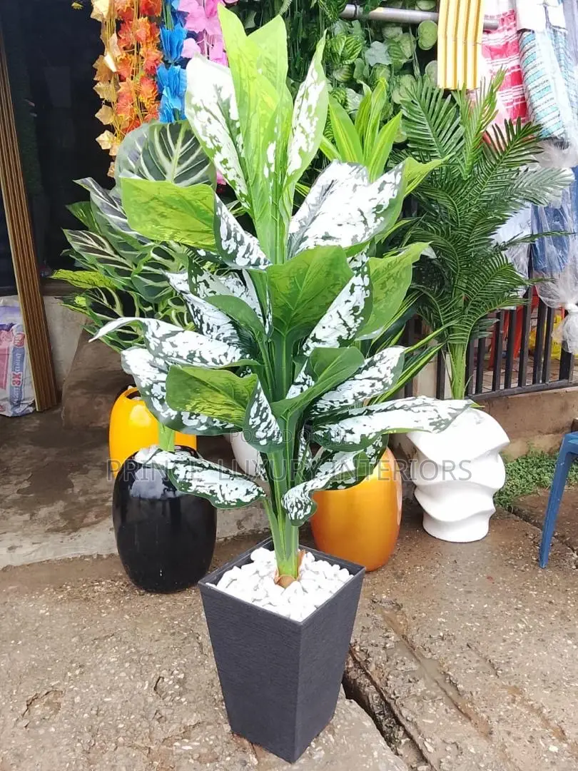 Beautiful Artificial Flowers Vase