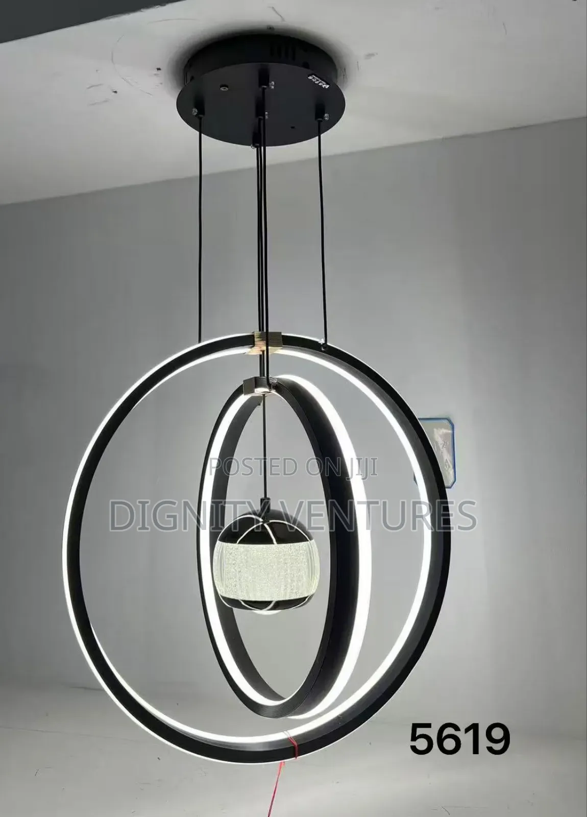 Luxurious Crystal Chandelier