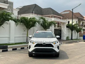 Toyota RAV4 2023 White