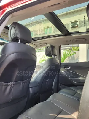 Hyundai Santa Fe 2018 Red