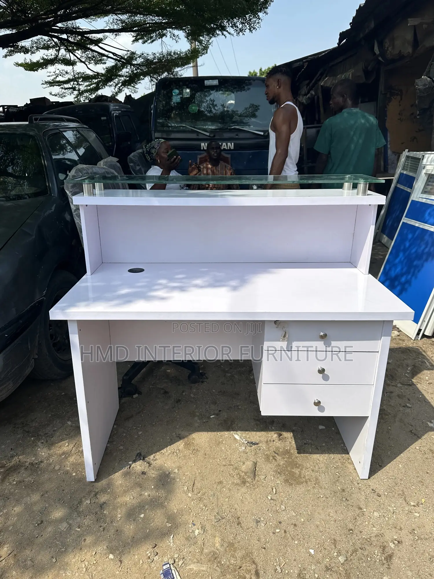 Reception Table With Glass 4ft by 2ft