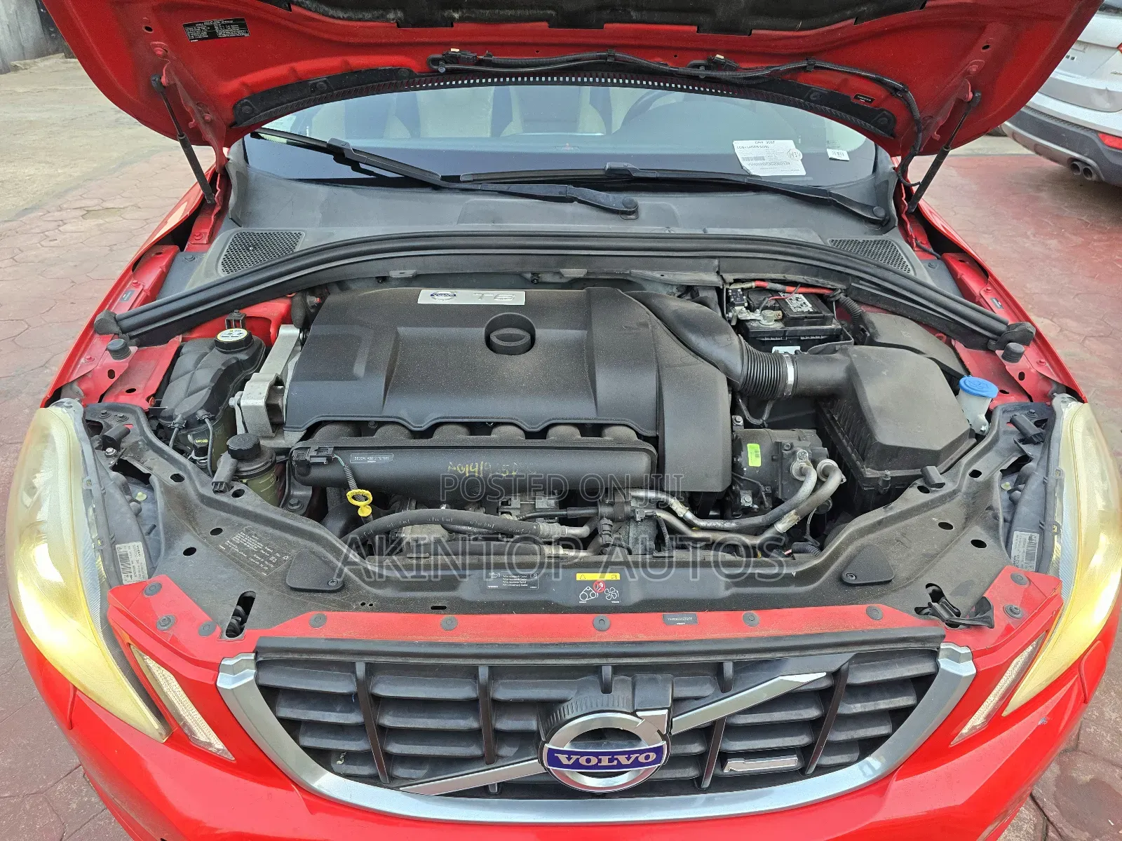 Volvo XC60 T6 R-Design Platinum AWD 2012 Red