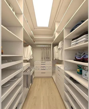 Closet/Drawers
