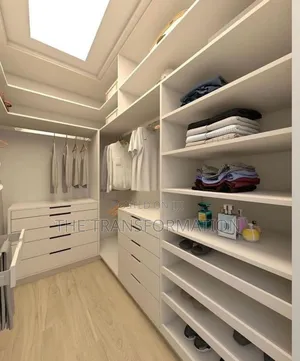 Closet/Drawers