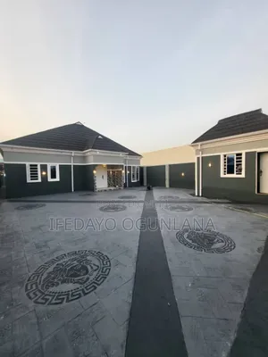 3bdrm Block of Flats in Success Estate, Ibadan for sale