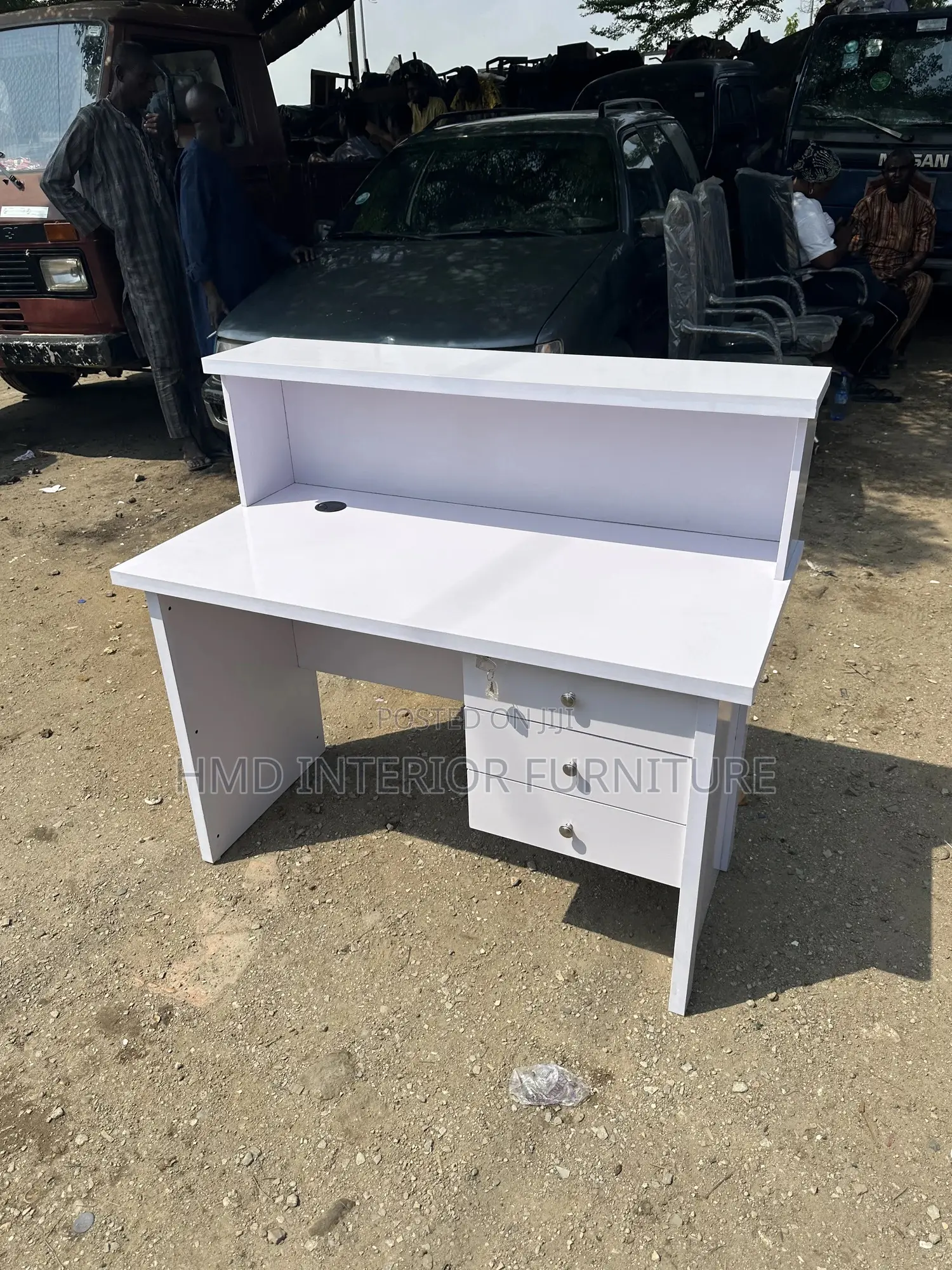 Receptionist Table