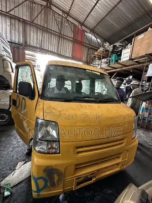 Suzuki Every 2010 Yellow