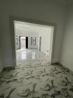 3bdrm Block of Flats in Sabon Lugbe for sale