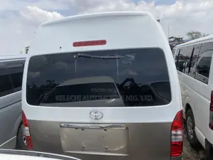Toyota HiAce 2018 White