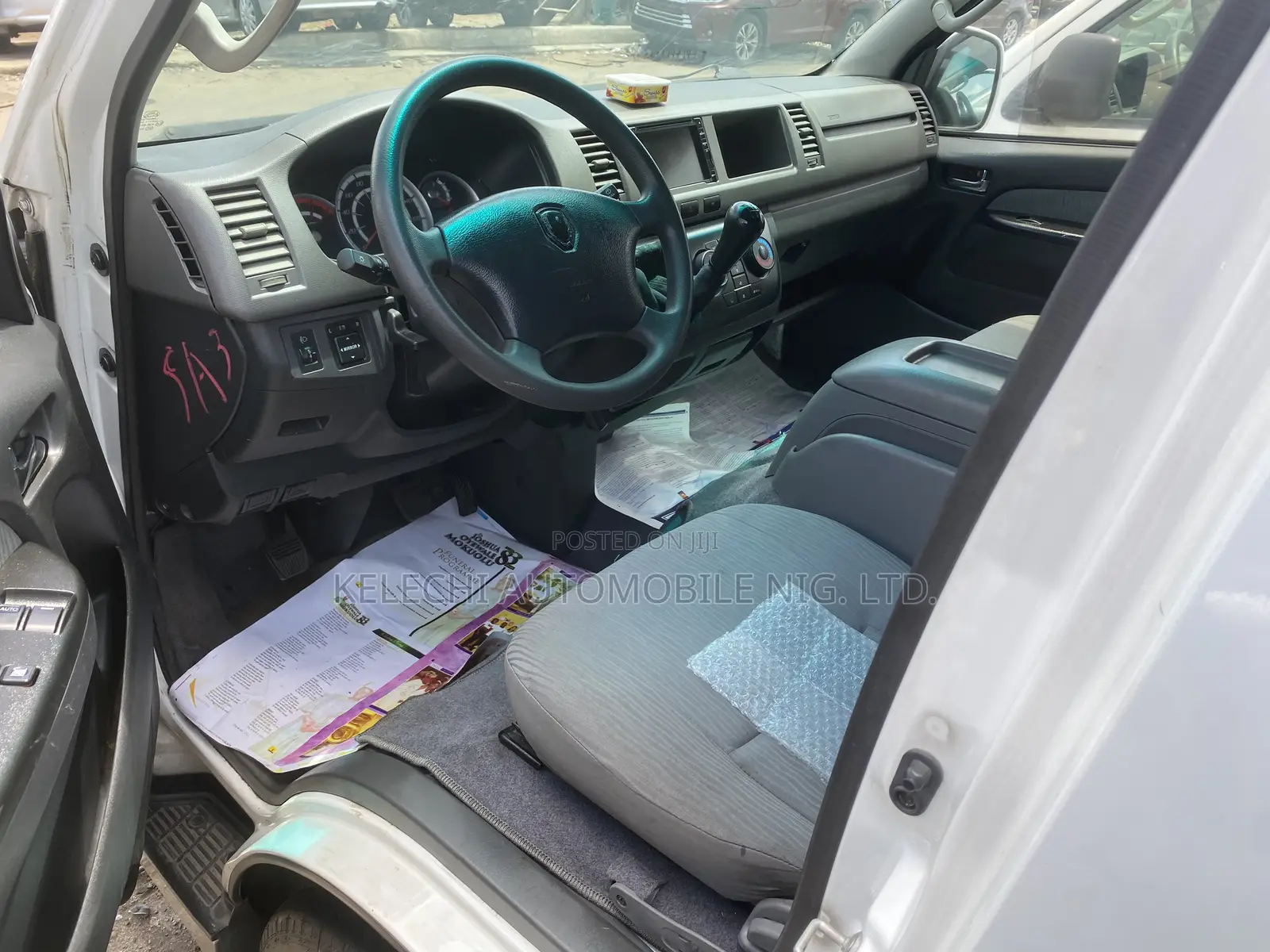 Toyota HiAce 2018 White