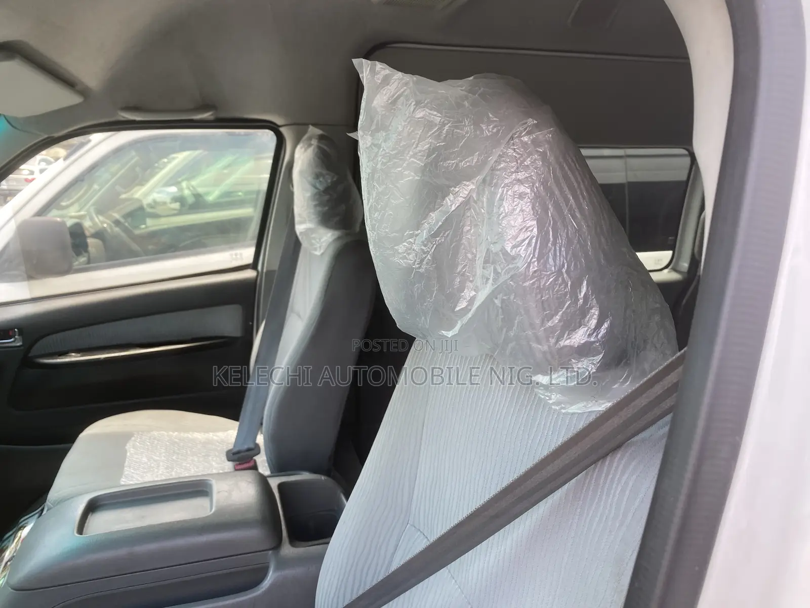 Toyota HiAce 2018 White
