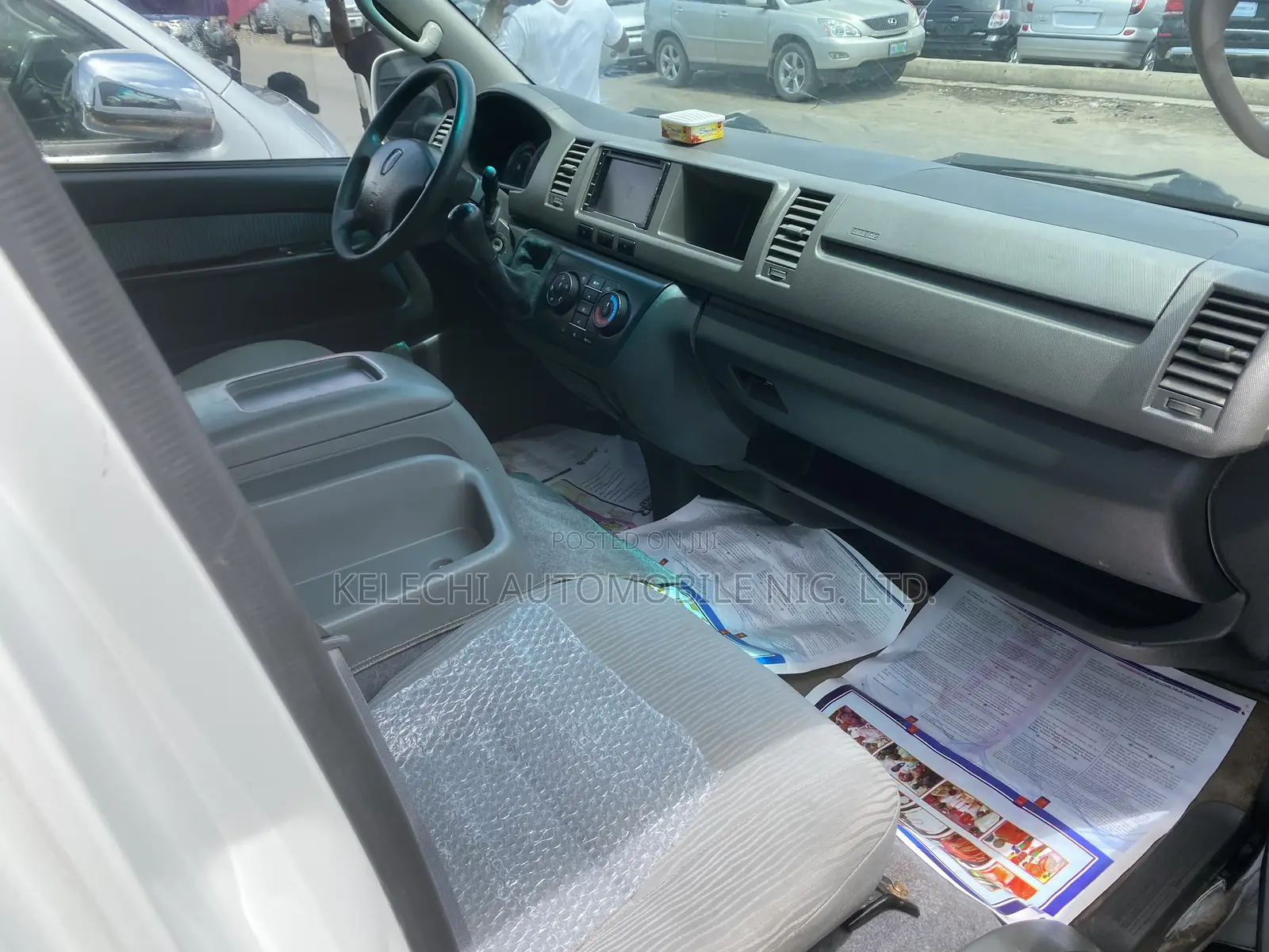 Toyota HiAce 2018 White