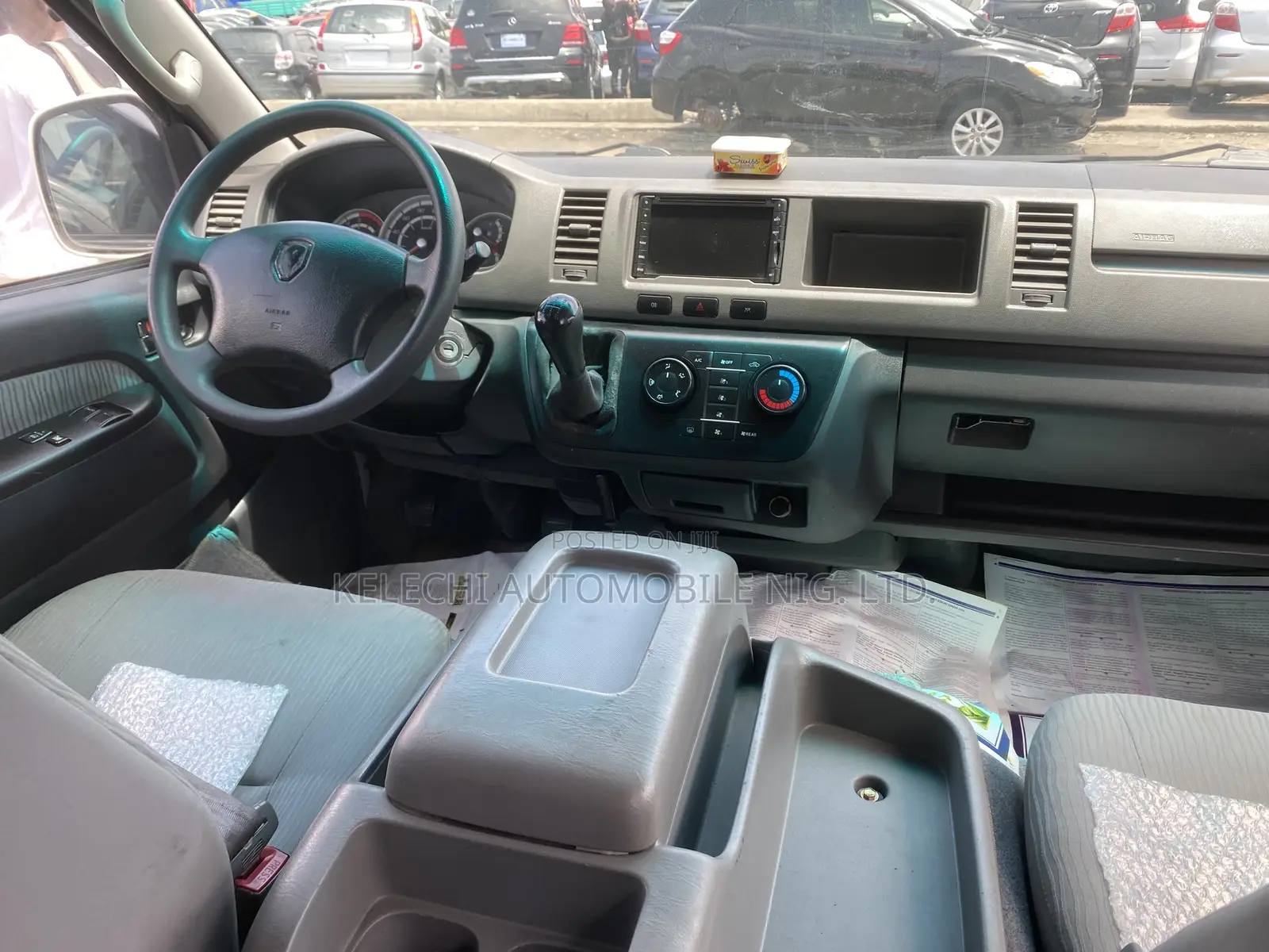 Toyota HiAce 2018 White
