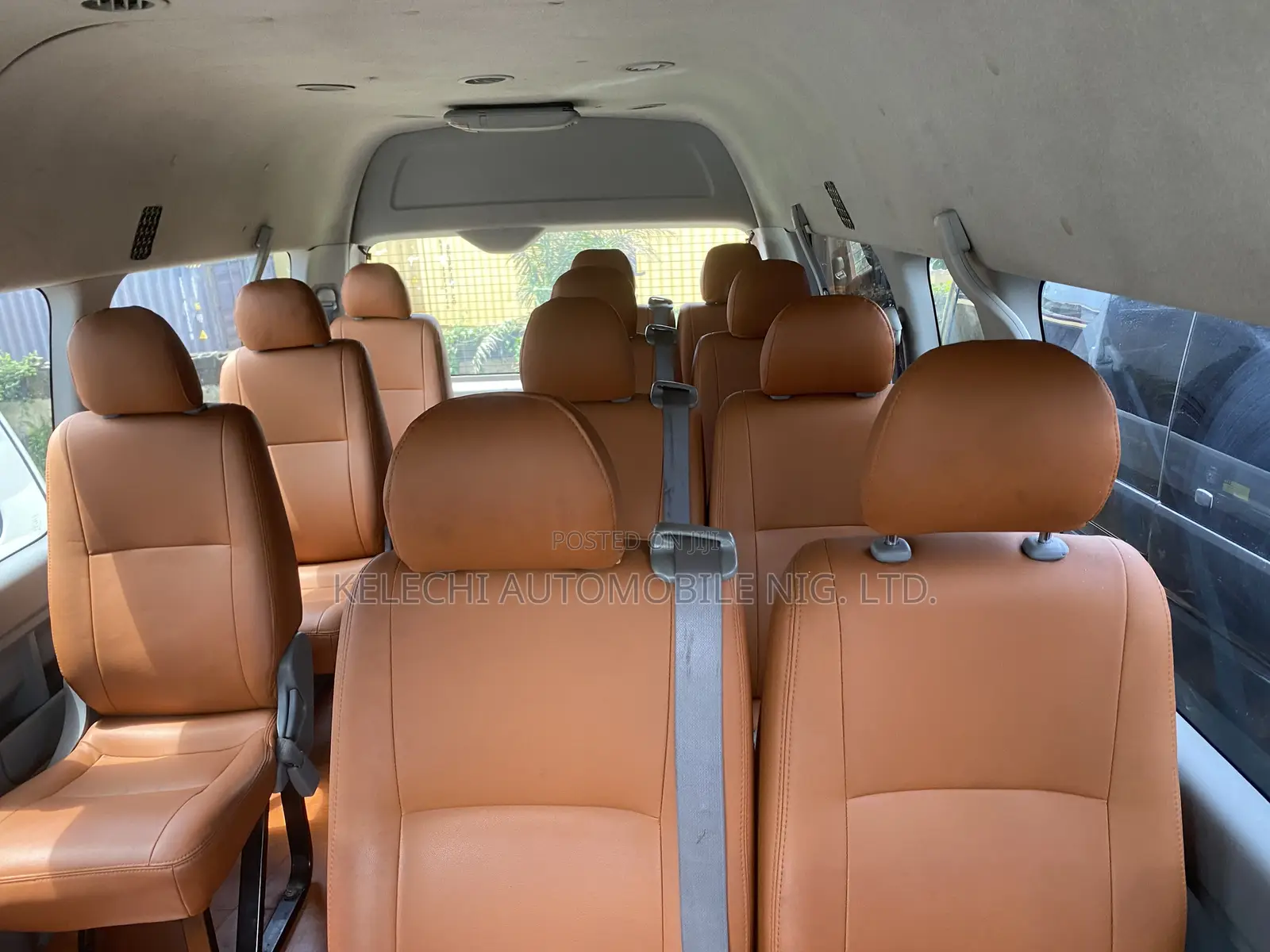 Toyota HiAce 2017 White